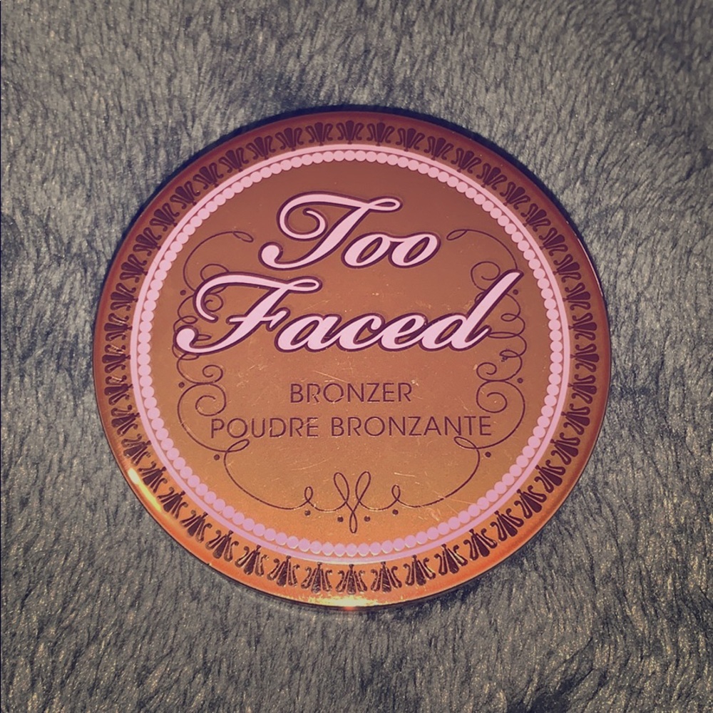 Too Faced Aqua Bunny Bronzer